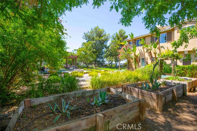 10266 Horsehaven Street, Sun Valley CA: https://media.crmls.org/medias/8cd646dd-d201-4835-9d8e-e66fe8645602.jpg