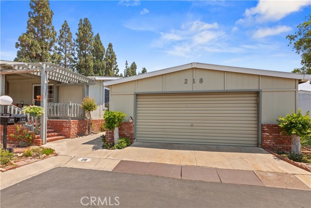 5200 Irvine Blvd Spc 218, Irvine CA: https://media.crmls.org/medias/8cd674a9-c4bb-4e31-a3b2-1e5c593893e2.jpg