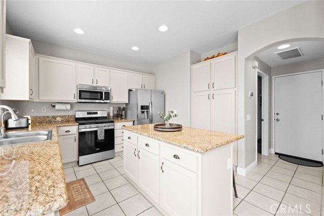 43195 Martina Court, Temecula CA: https://media.crmls.org/medias/8cd69397-442f-4ba2-96d3-52c54f39d50a.jpg
