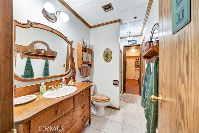 11720 Honeybee Lane, Juniper Hills CA: https://media.crmls.org/medias/8cd7ac6a-afd6-43d1-9b3a-565d64e17019.jpg