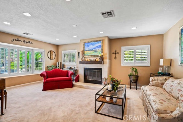 732 Cordova Avenue, Glendale CA: https://media.crmls.org/medias/8cd884ec-9f77-4ca1-9680-f72ee418a1d9.jpg