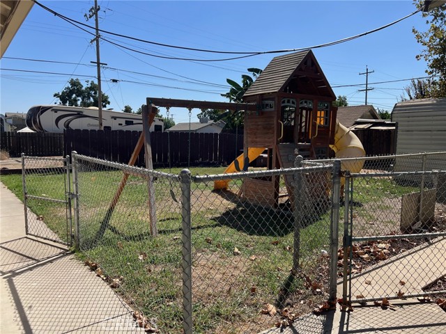 Image 17 of 21 For 601 Trinity Avenue