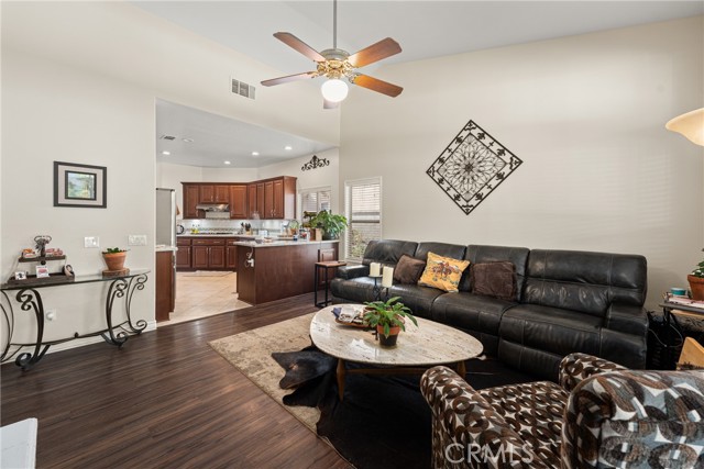 Detail Gallery Image 12 of 48 For 1065 Summerplace Ct, Corona,  CA 92881 - 4 Beds | 3/1 Baths