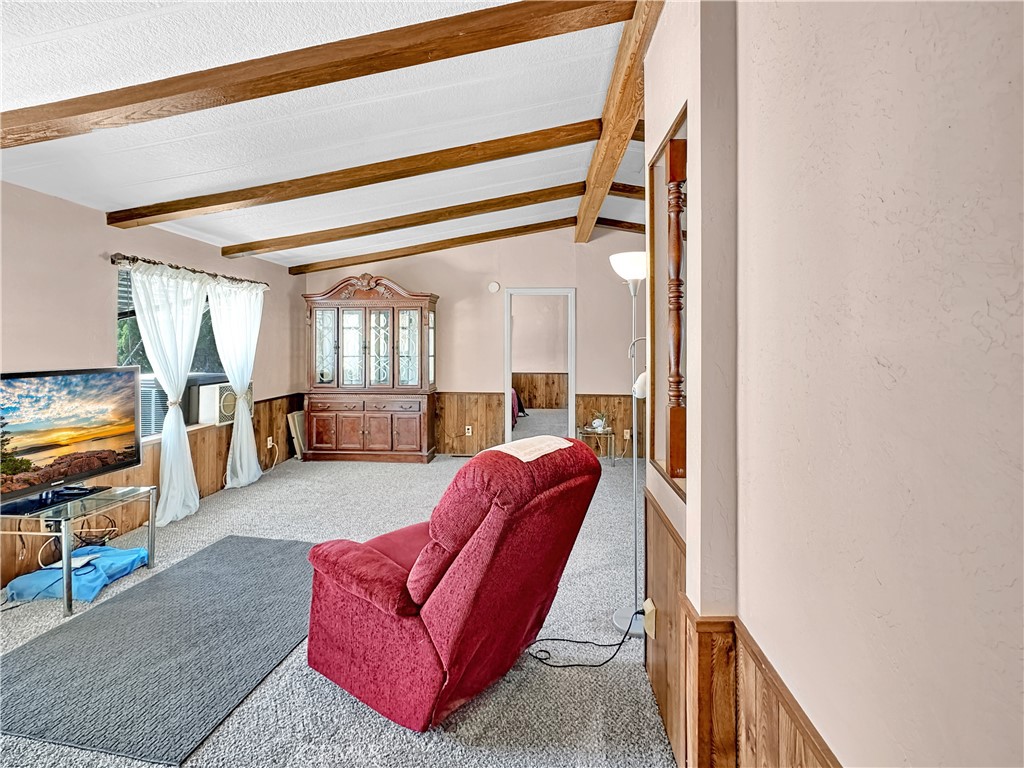 https://media.crmls.org/medias/8cd9a96f-286c-470c-8be6-63fe6ee4aa12.jpg?preset=X-Large