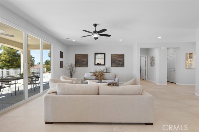 5804 Levanto Street, Bakersfield CA: https://media.crmls.org/medias/8cda3dbf-682b-4958-94b0-a79bf6a548d6.jpg