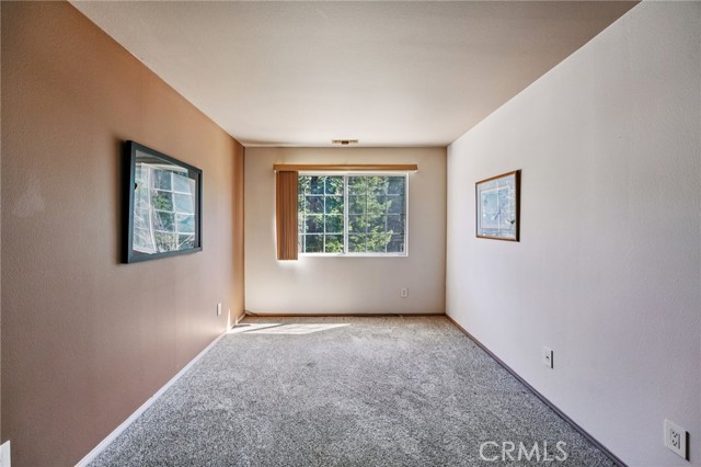 Detail Gallery Image 14 of 39 For 2692 Valhalla, Running Springs,  CA 92382 - 3 Beds | 2/1 Baths