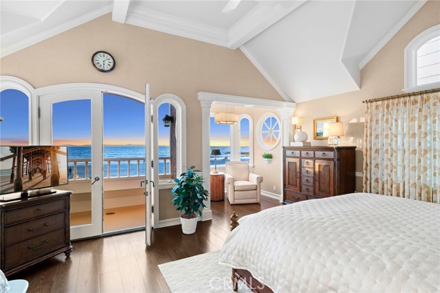 Detail Gallery Image 16 of 27 For 3006 W Oceanfront, Newport Beach,  CA 92663 - 3 Beds | 3/1 Baths