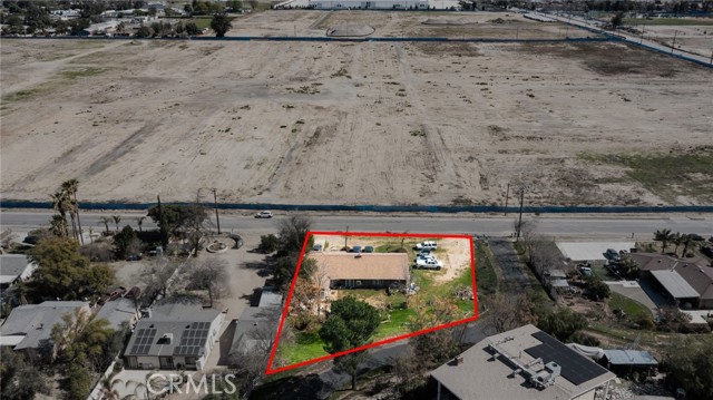 Detail Gallery Image 7 of 10 For 11178 Locust Ave, Bloomington,  CA 92316 - 3 Beds | 1 Baths