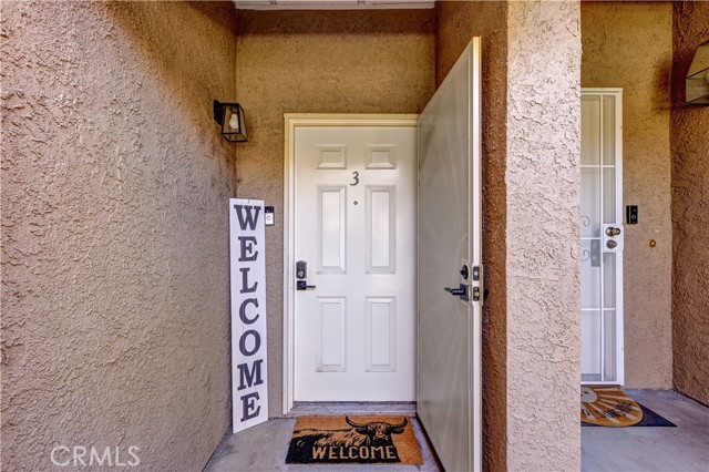 Detail Gallery Image 5 of 50 For 28102 Bobwhite #3,  Saugus,  CA 91350 - 3 Beds | 2/1 Baths