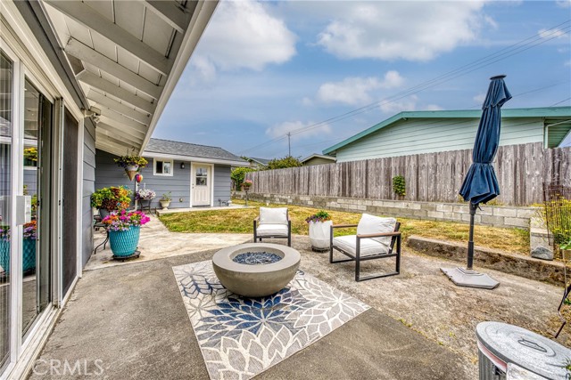 494 S Whipple Street, Fort Bragg CA: https://media.crmls.org/medias/8cdb8bc4-8b83-4a19-b5d2-25519a4c44ba.jpg