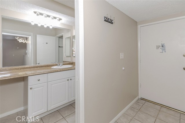 1517 E Garfield Avenue, Glendale CA: https://media.crmls.org/medias/8cdbd50e-eed1-45e1-8321-64a005b0e007.jpg