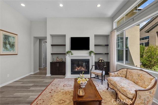 Detail Gallery Image 12 of 35 For 25124 Limetree Ln, Canyon Country,  CA 91387 - 2 Beds | 2/1 Baths