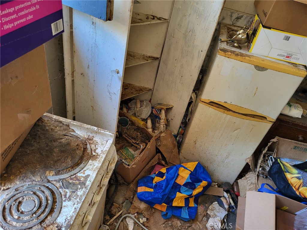 https://media.crmls.org/medias/8cdc53e2-626c-4d30-b9a9-1a450b55ce85.jpg?preset=X-Large
