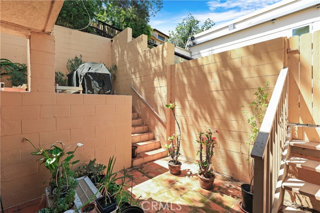 3751 Prestwick Drive, Los Angeles CA: https://media.crmls.org/medias/8cdcadc8-3e71-4936-bccc-8eadcb874d16.jpg