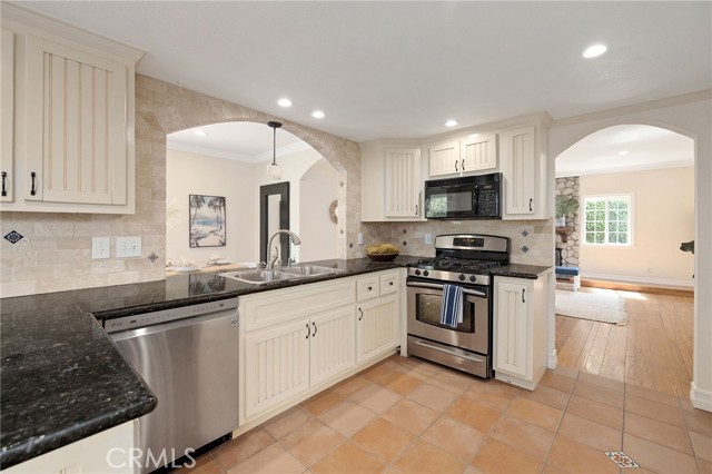 2206 Marshallfield Lane, Redondo Beach, California 90278, 4 Bedrooms Bedrooms, ,2 BathroomsBathrooms,Residential,Sold,Marshallfield,SB24103124