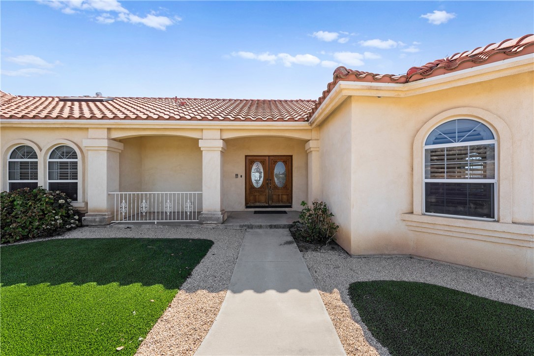 Detail Gallery Image 8 of 19 For 35725 Chenopod Dr, Hemet,  CA 92544 - 4 Beds | 3 Baths