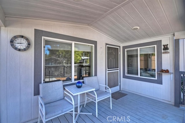 391 Montclair Dr, Big Bear City CA: https://media.crmls.org/medias/8cdde68d-ca4a-47df-b313-7a5889168a9d.jpg