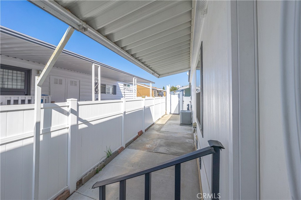 MLS #OC25219351 image #32