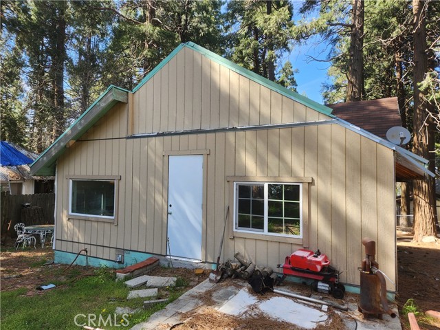 23913 Inspiration Road, Crestline CA: https://media.crmls.org/medias/8cde70be-5cce-4bd2-bac4-0c12abd249fb.jpg