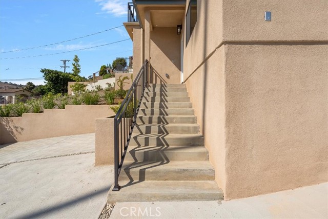 3722 Lomitas Drive, Los Angeles CA: https://media.crmls.org/medias/8cdfd855-31a1-434d-a010-3fe240f6d985.jpg