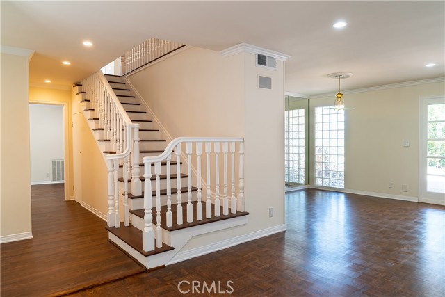 Detail Gallery Image 14 of 39 For 24060 Hatteras St, Woodland Hills,  CA 91367 - 5 Beds | 5 Baths
