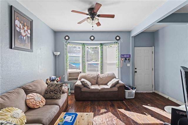 Detail Gallery Image 5 of 20 For 19310 Ambassador Ave, Corona,  CA 92881 - 2 Beds | 2 Baths