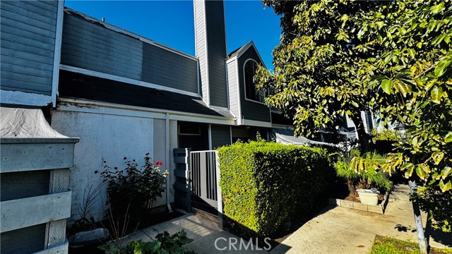 5915 Stafford Avenue, Huntington Park CA: https://media.crmls.org/medias/8ce17384-f728-49be-9e01-024c1f39d9fd.jpg