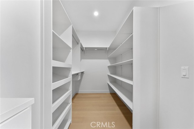 Detail Gallery Image 33 of 70 For 3932 S Minerva Ave, Los Angeles,  CA 90066 - 6 Beds | 6/1 Baths