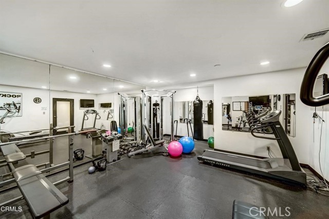 Detail Gallery Image 26 of 28 For 10926 Bluffside Dr #33,  Studio City,  CA 91604 - 2 Beds | 1/1 Baths