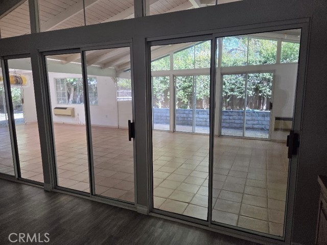 Detail Gallery Image 9 of 20 For 9336 Sophia, North Hills,  CA 91343 - 4 Beds | 2 Baths