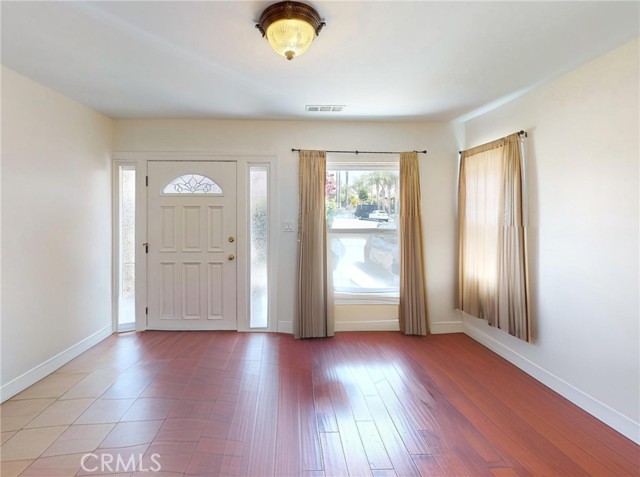 Detail Gallery Image 14 of 29 For 2372 W 29th, Los Angeles,  CA 90018 - – Beds | – Baths