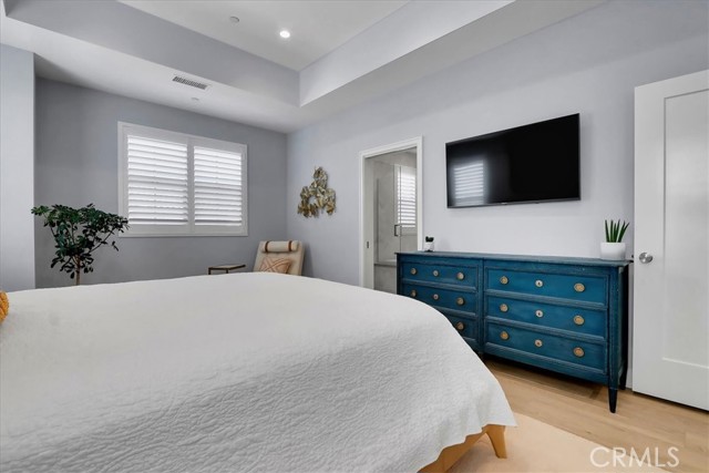 185 Plum Lily, Irvine CA: https://media.crmls.org/medias/8ce389b2-3247-4eda-a371-d640e587754d.jpg