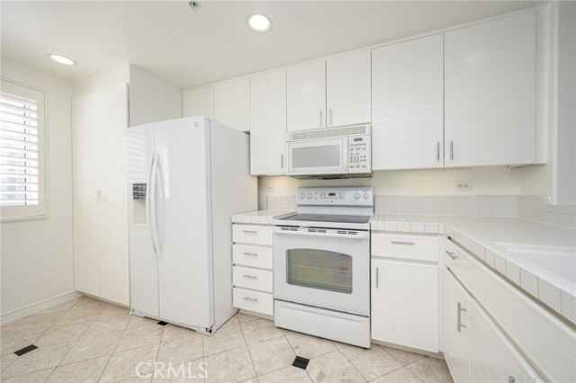 Detail Gallery Image 6 of 37 For 2243 Martin #419,  Irvine,  CA 92612 - 2 Beds | 2 Baths