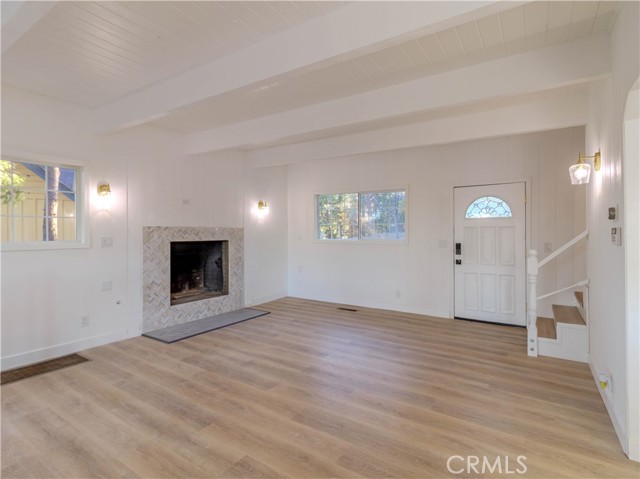 776 Nadelhorn, Lake Arrowhead CA: https://media.crmls.org/medias/8ce4a906-abc4-487f-a604-3c7cfe9db781.jpg