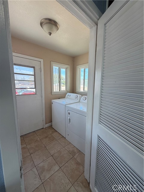 Detail Gallery Image 8 of 13 For 45015 11th, Lancaster,  CA 93534 - 2 Beds | 2 Baths