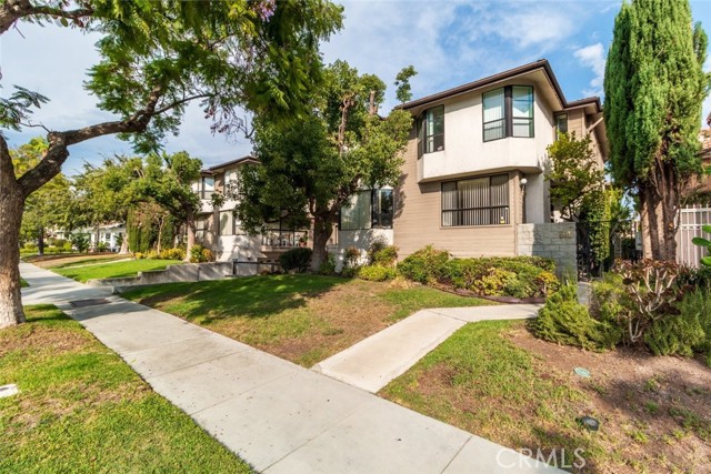 Detail Gallery Image 2 of 36 For 514 N Isabel St #C,  Glendale,  CA 91206 - 3 Beds | 2/1 Baths