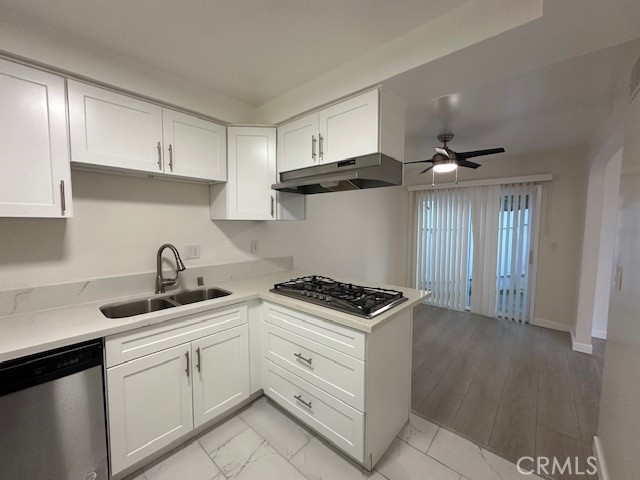 Detail Gallery Image 5 of 30 For 17061 Grove Cir a,  Huntington Beach,  CA 92647 - 3 Beds | 2 Baths