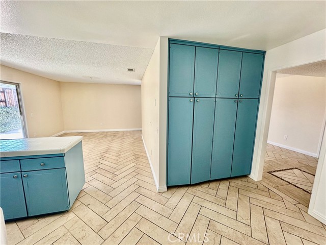 220 W Blaine Street, Riverside CA: https://media.crmls.org/medias/8ce700b9-31e2-4008-8cab-6a3045311a12.jpg