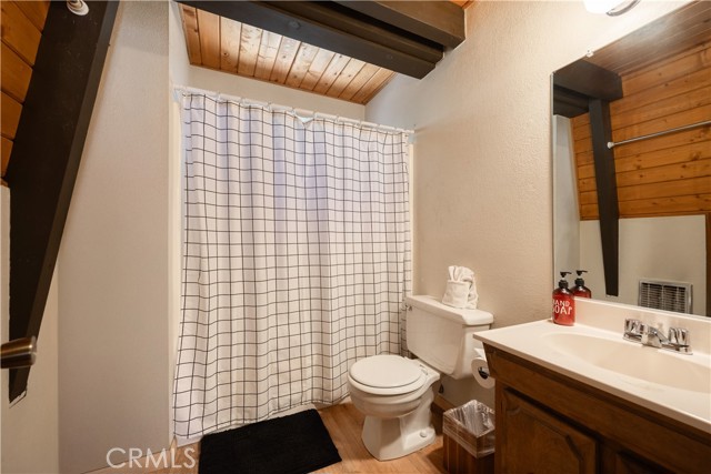 Detail Gallery Image 13 of 20 For 42554 Cedar Ave, Big Bear Lake,  CA 92315 - 2 Beds | 1 Baths