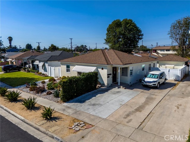 Detail Gallery Image 5 of 40 For 9727 Glandon St, Bellflower,  CA 90706 - 5 Beds | 5 Baths