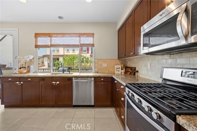 17539 Riverstone Court, Fountain Valley CA: https://media.crmls.org/medias/8ce87595-5a91-47e9-8e28-f17b382e6b21.jpg