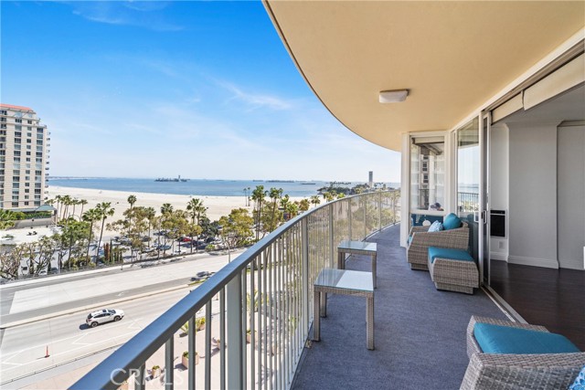 700 E Ocean Boulevard, Long Beach CA: https://media.crmls.org/medias/8ce8c401-ed7b-4018-b70a-2ecde0f413c8.jpg