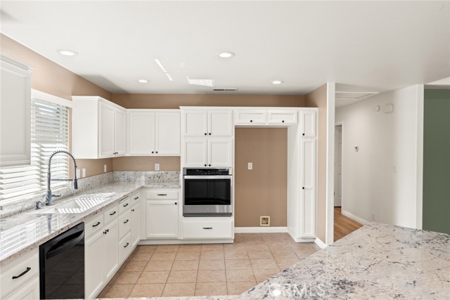 Detail Gallery Image 12 of 34 For 596 Desiree, Chico,  CA 95973 - 5 Beds | 3 Baths