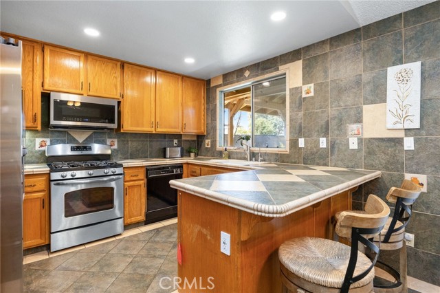 Detail Gallery Image 7 of 28 For 653 E 1st, San Jacinto,  CA 92583 - 4 Beds | 2 Baths