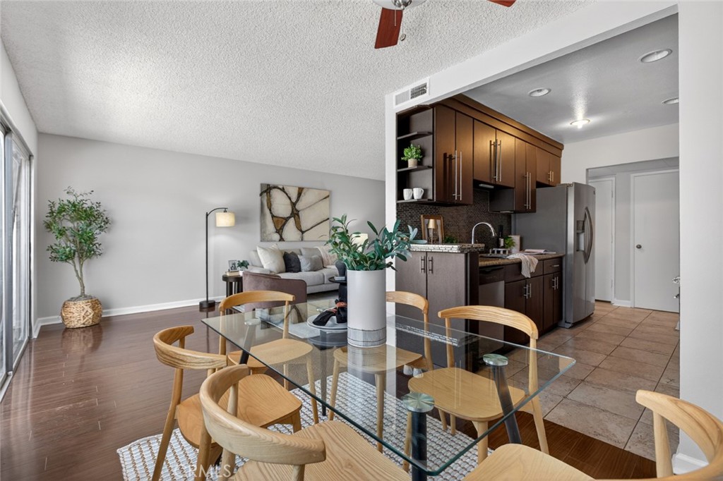 5412 Lindley Avenue #322