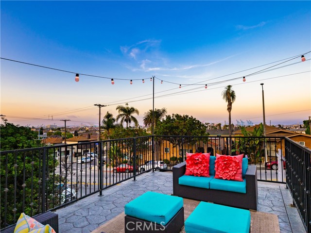 2217 S Gaffey Street, San Pedro CA: https://media.crmls.org/medias/8cea375a-e768-4665-be03-b29517e3b107.jpg