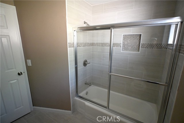 Detail Gallery Image 6 of 13 For 305 Civic Center Dr, Vista,  CA 92084 - 3 Beds | 2 Baths