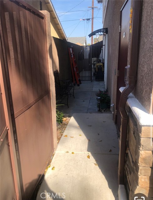 Detail Gallery Image 8 of 75 For 7704 Lotus Cir, Buena Park,  CA 90620 - 6 Beds | 4 Baths