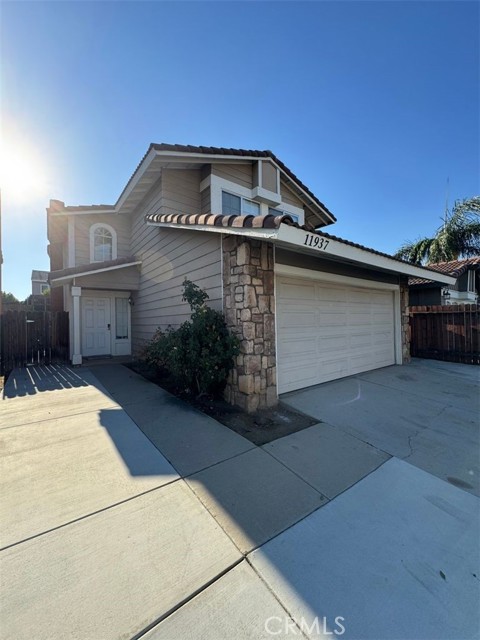 Detail Gallery Image 1 of 5 For 11937 Dream St, Moreno Valley,  CA 92557 - 3 Beds | 1/1 Baths