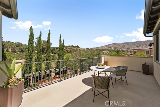 142 Salt spg, Irvine CA: https://media.crmls.org/medias/8ceadc9a-d0c6-411b-a40d-a190f4cad5a8.jpg